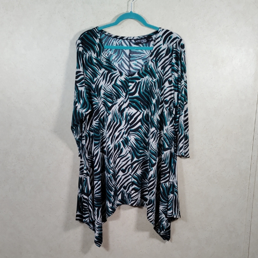H144 Attitudes by Renee tan w/green & black knit tunic blouse XL